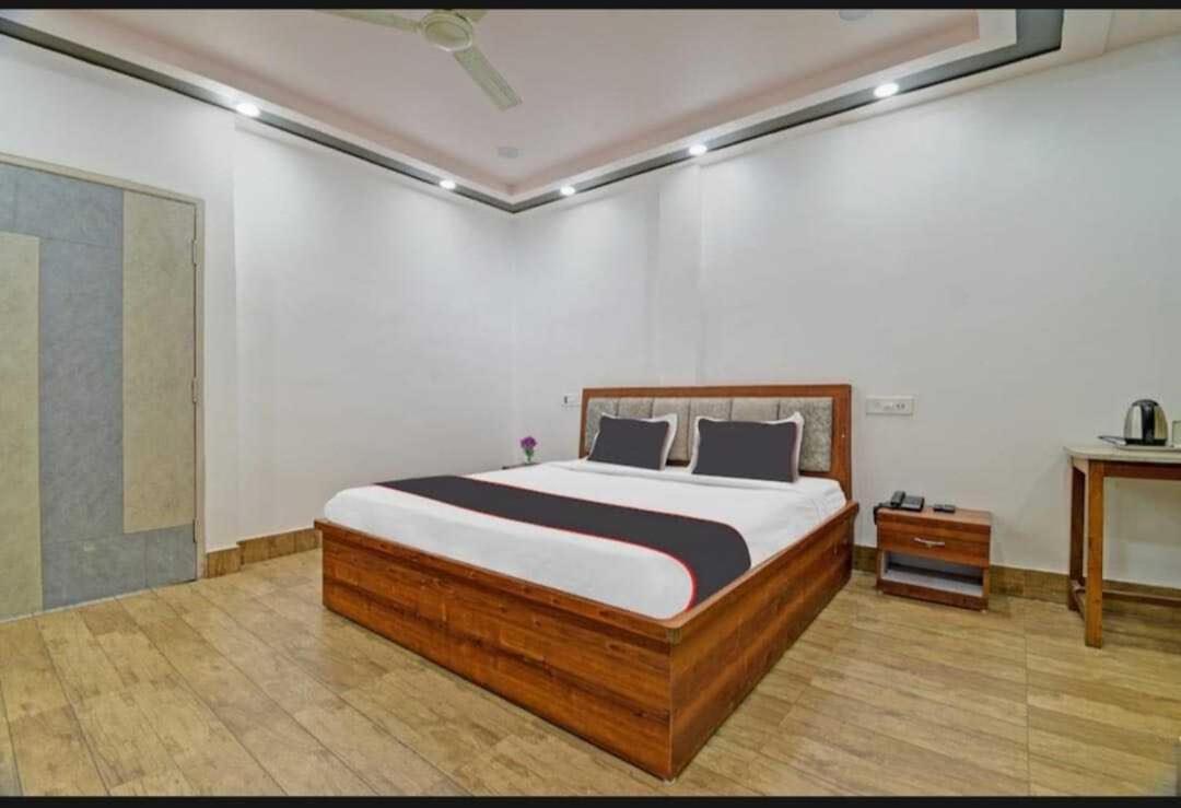 Collection O Megha Resort Jorhāt Екстериор снимка