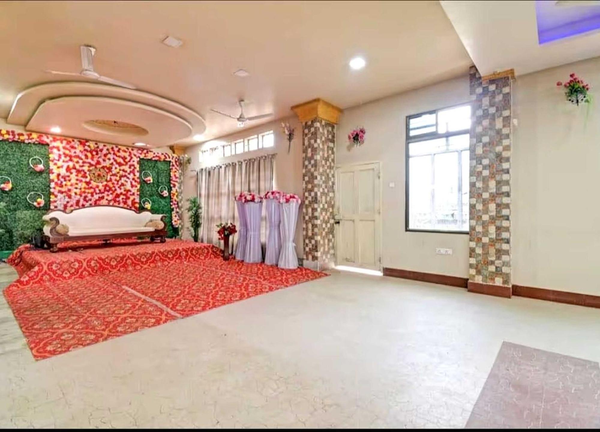 Collection O Megha Resort Jorhāt Екстериор снимка